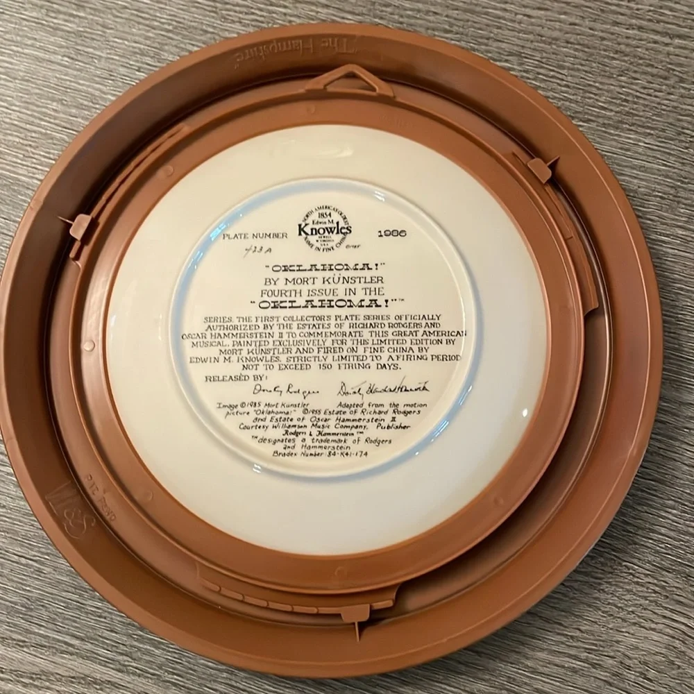 Oklahoma! Collector’s Plate - Picture 4 of 6